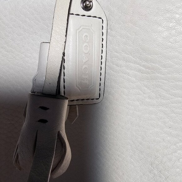 Coach Hampton Pebbled Leather Tassel Purse 5055 – COA – Excellent Used Condition - Picture 6 of 14